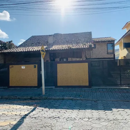 Quarto com banheiro privativo em Chalé Aconchegante.-2